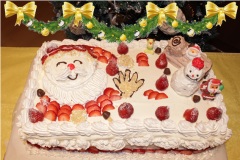 手作りの大きな大きなクリスマスケーキ